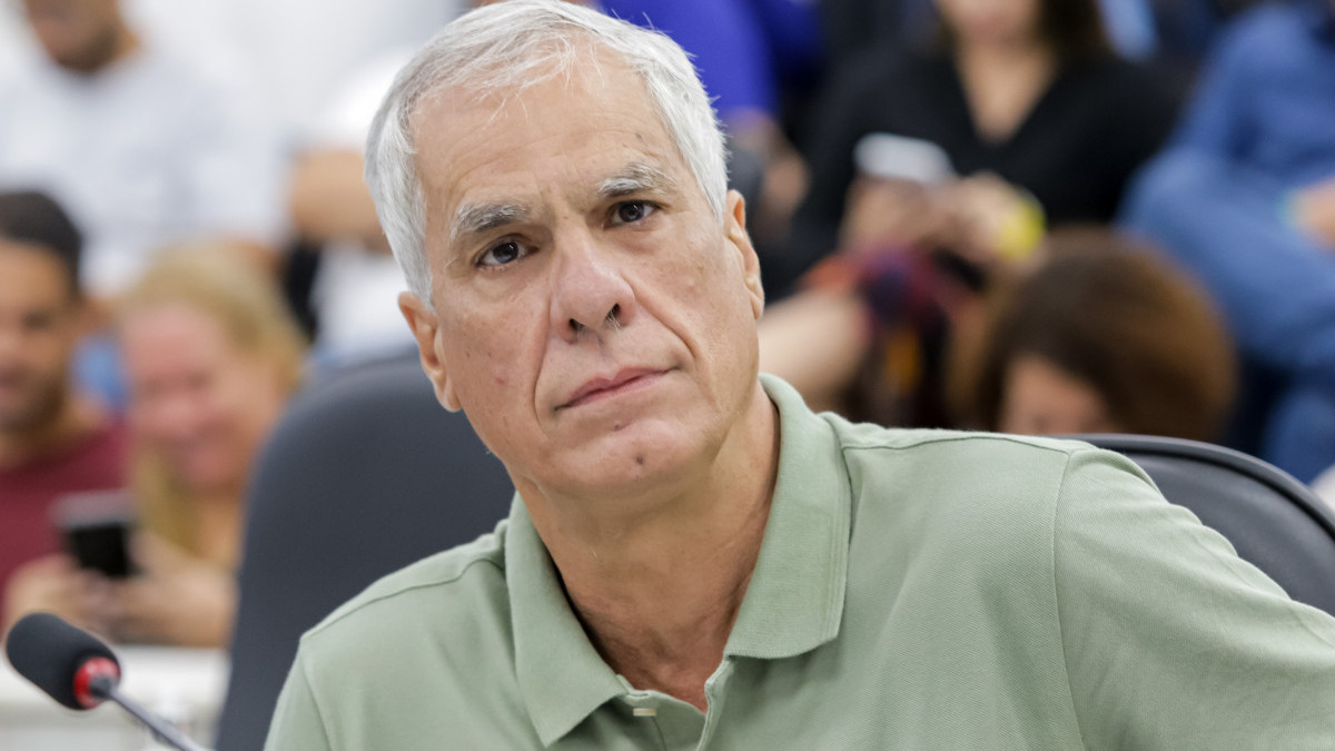 Vereador Marco Bicheiro questiona Executivo sobre servi&ccedil;os de fisioterapia