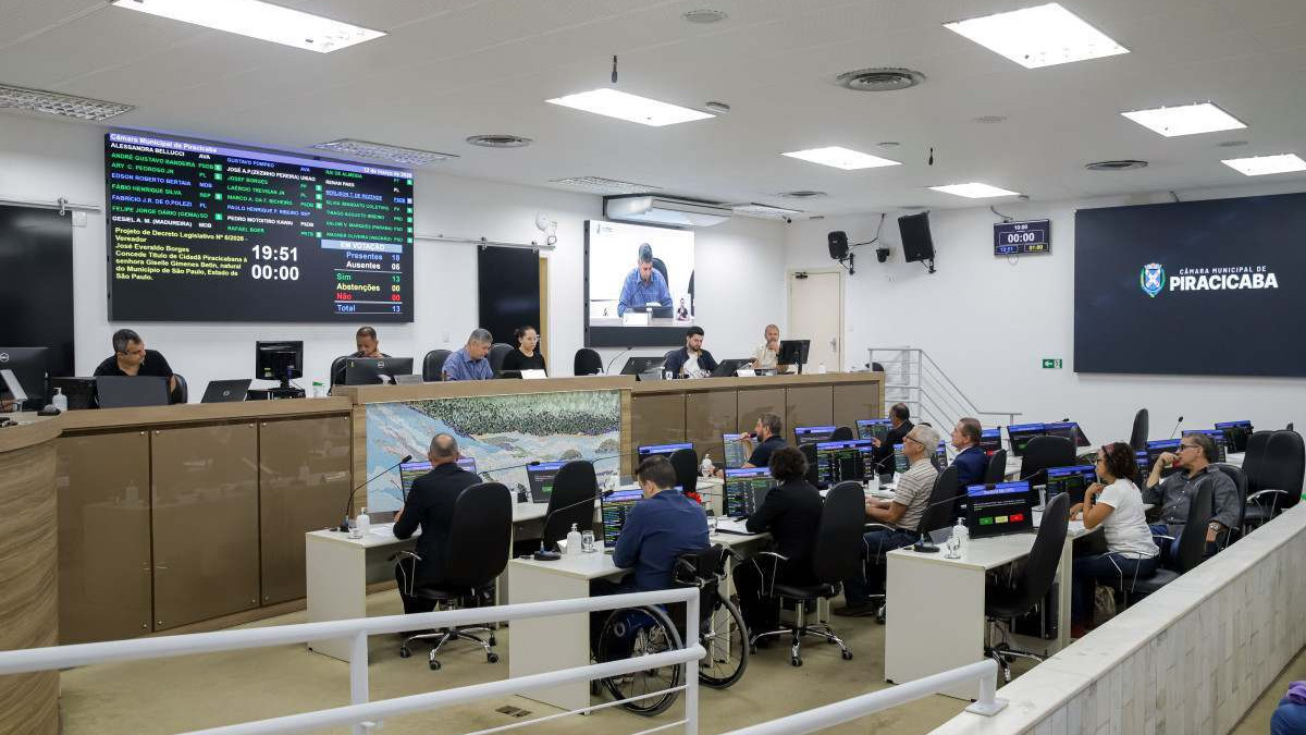 Projeto foi aprovado na noite desta quinta-feira (13)