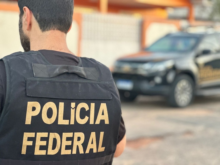 Pol&iacute;cia Federal cumpriu mandados nesta segunda-feira