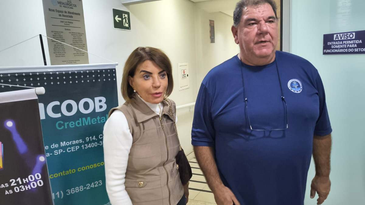 A deputada Professora Bebel, acompanhada do presidente do Sindicato dos Metal&uacute;rgicos, Wagner da Silveira, o Juca, conheceu os diversos departamentos da entidade
