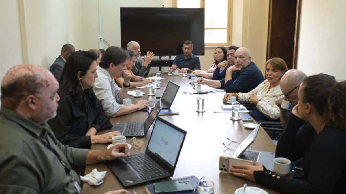 Bebel discutiu assunto na Secretaria Estadual de Educa&ccedil;&atilde;o